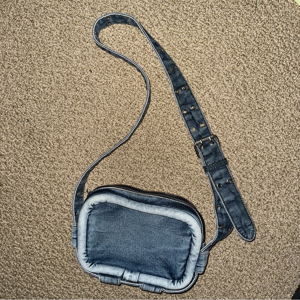 urban outfitters denim bag